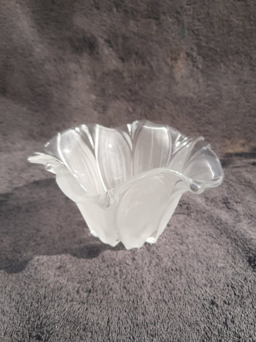 Mikasa Crystal Frosted Sunflower Bowl 5"D x 4"H